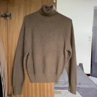 在飛比找蝦皮購物優惠-Uniqlo u roll neck turtleneck 