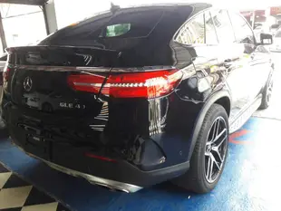 GLE43 Coupe AMG 4MATIC2017年 總代理 原廠保固中雙前座電動椅 方向盤快控 快撥 大螢幕 導航 恆溫 後座出風口 全景天窗 電尾門賞車專線：0906-673-677#350萬賞車議價#總代理 #雙證件有工作即可貸款過件 #全額貸3500元交車低利率輕鬆圓夢專案 #保證實車實價保證無泡水無事故非ab車 #性能x安全x質感 #AMG