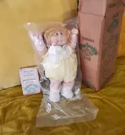 1985 cabbage patch doll Coleco Mail Order Box NEW IN Plastic