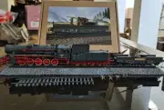 1/72 German Dr52 Steam Train+Flat Trailer+88 Guns+4 Soldiers Suit Model
