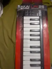 Akai Professional LPK25 MK2 25-Key USB-MIDI Keyboard Controller