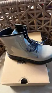 New Dr Martens Air Wair Girls Silver Light snow Combat Boots 3 NWB