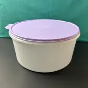 Tupperware Round Canister Cake Keeper Mega Bote Refi 2.5 gal Carry All Purple