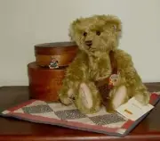 STEIFF "MARGARETE" DISNEY TEDDY BEAR SHOW 2002 EAN 680229 WITH DISNEY PIN