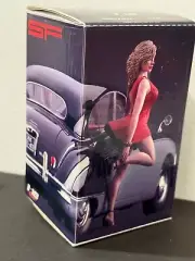 1/18 Figure SF GIRLS - Hi-End Hand Painted Girl In A Hurry