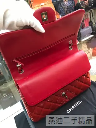 CHANEL 菱格紋森巴紅經典雙C LOGO 口蓋包 30CM Jumbo (2.55)