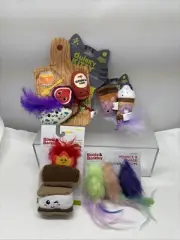 11 TOTAL TOYS - Set of 2 Quirky Kitty & 2 SETS OF BOOTS B CATNIP TOY SETS (B39
