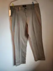 Dockers Signature Men's Chino Pants - 34x32 - Beige - NWT