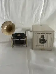 Vintage Lucite MUSICAL Ornament “ Lara’s Theme “Japan NIB