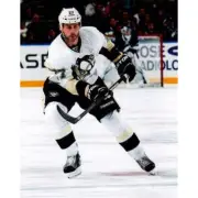 Craig Adams In White Stick Up Unsigned 8X10 Photo