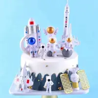 在飛比找蝦皮購物優惠-Hm8 生日蛋糕展示宇宙飛船套裝 7 件套宇航員生日蛋糕裝飾