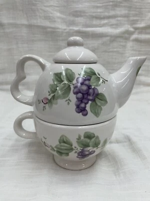 Pfaltzgraff Grapevine Tea for One, Teapot and Cup