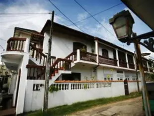 Beach Haven Guest House (Mrs Wijenayake's Guest House)