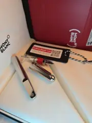 $1730 MSRP - Montblanc 113622 Red Signature Fountain Pen Newson Au750