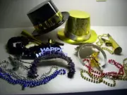 NEW YEARS EVE PARTY BLACK SPARKLE TOP HATS TIARAS NOISE MAKERS BEADS LOT-17 NEW