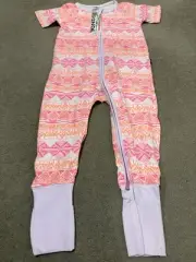 Bonds BNWT 2017 Pink Orange Aztec Short Sleeve Zippy - Size 2 (18-24 Months)