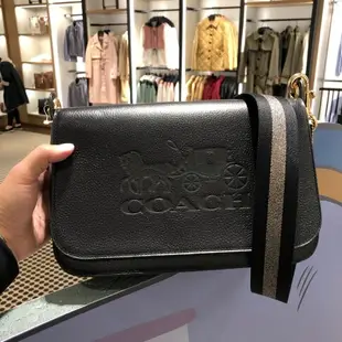 美國正品COACH F72703 限量 經典黑色、乾燥玫瑰粉大馬車LOGO(大號)-翻蓋馬鞍包、郵差包. (荔枝紋全真皮款) 斜背包 側背包-&限量新款 白拚深色(全真皮-彩虹背帶)、粉橘拚色 大馬車 後背包-(保證美國OUTLET直購全新100%正品)-*vivi shop*