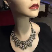 NEW VICTORIAN STYLE AUSTRIAN CLEAR CRYSTAL NECKLACE & EARRING WEDDING PAGEANT