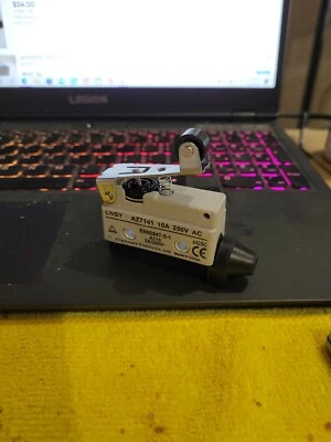For SUNS SN7141 Roller Lever Mini Enclosed Limit Switch new