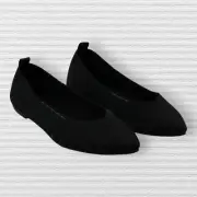 Journee Collection Womens Black Sweetheart Shaped Comfort Stretch Veata Pointed