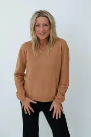 MerinoSnug Alpaca/Merino Wool Blend V-Neck Jumper, Camel / S