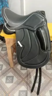 Leather Dressage Mono flap Saddle Brand New Changeable Gullets, Size 17" to 18"
