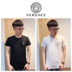 (現貨免運）【AYLLON】VERSACE JEANS 黑標 凡賽斯 男版 經典燙金女王頭 短TEE