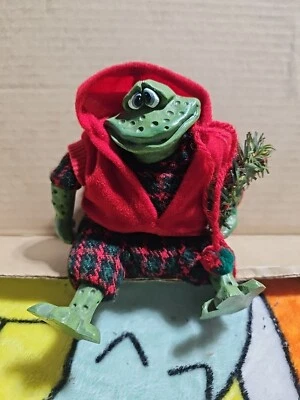 Russ The Christmas Country Folks Everbean 6" Frog w/Wreath Weighted Shelf Sitter