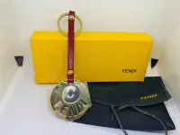 在飛比找Yahoo!奇摩拍賣優惠-國際精品當舖 FENDI LOGO 紅皮革 鑰匙圈 約97新