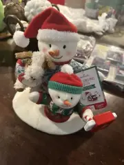 2020 Hallmark Singing Snowman Animated Plush Cozy Christmas Selfie - MINT