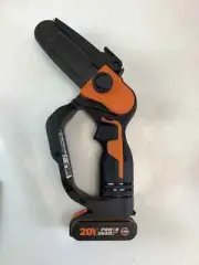 Tree Pruner A Chain Worx WG324E Battery Powered 20 V and Charger Included