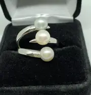 Vantel Pearls Triple Pearl Pearl Anastasia Ring 10 Silver Setting -NEW