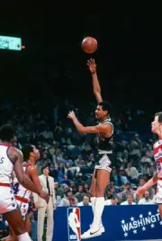 George Gervin Of The San Antonio Spurs 1980 Basketball Photo 9