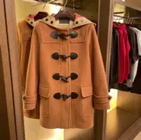 在飛比找Yahoo!奇摩拍賣優惠-Burberry Brit Hooded Duffle Co