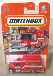 Matchbox 1-100 Series #71 International Workstar Boeing Ambulance 1/64 scale
