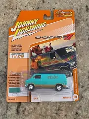 2021 Johnny Lightning Classic Gold - Mint Green 1976 Dodge Tradesman Van