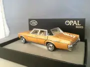 1/43 TRAX TO09 1976 HOLDEN HX STATESMAN DE VILLE - Gold