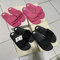 在飛比找蝦皮購物優惠-ADIDAS X 菲董CHANCLETAS HU SLIDE