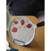 在飛比找ETMall東森購物網優惠-Fan home日式手把盤牛排盤可愛陶瓷餐具家用菜盤子手繪披