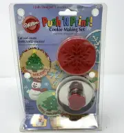 WILTON Cookie Cutters Christmas Push N Print Cookie Making Set Embossed Cookies!