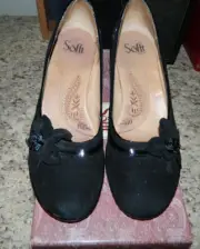 Women's Sofft Vienna Black Heels w/Flower Size 8.5