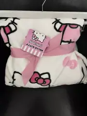 Hello Kitty Daisy Bow Pink and White Plush Throw Blanket 50" x 70" Viral **