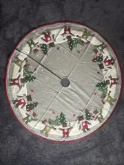 Crate & Barrel Skating Bears Tree Skirt Beige Red Green Felt 51.5” Round New
