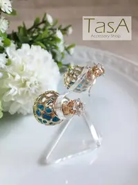 在飛比找Yahoo!奇摩拍賣優惠-TasA Accessory shop-精緻金色簍空雕花內鑲