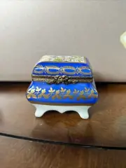 Limoges France Royal Blue W/ Gold Trim Floral Footed Trinket Box Handpainted