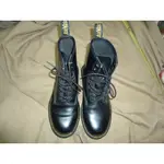 DR.MARTENS 1460 黑色真皮膠底綁帶馬丁靴,EU38/UK6,鞋內長25.2CM,有使用痕跡如圖,清倉大特價