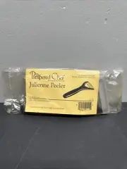 Pampered Chef Julienne Peeler 1115 with Blade Guard Care / Recipe Cards