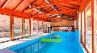 Holiday house Jucinovi Dvori, Starigrad Paklenica with pool