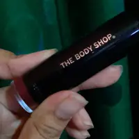 在飛比找蝦皮購物優惠-The Body Shop 彩色粉碎唇膏