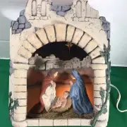 Vtg Christmas Diorama Lighted Rustic Nativity Manger Holy FamilyScene Ceramic